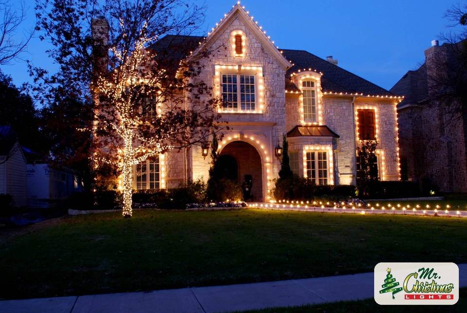 Estate roofline and arched windows Estate roofline and arched windows: real Christmas light installation by Mr. Christmas Lights in Miami, FL, (786) 228-6649